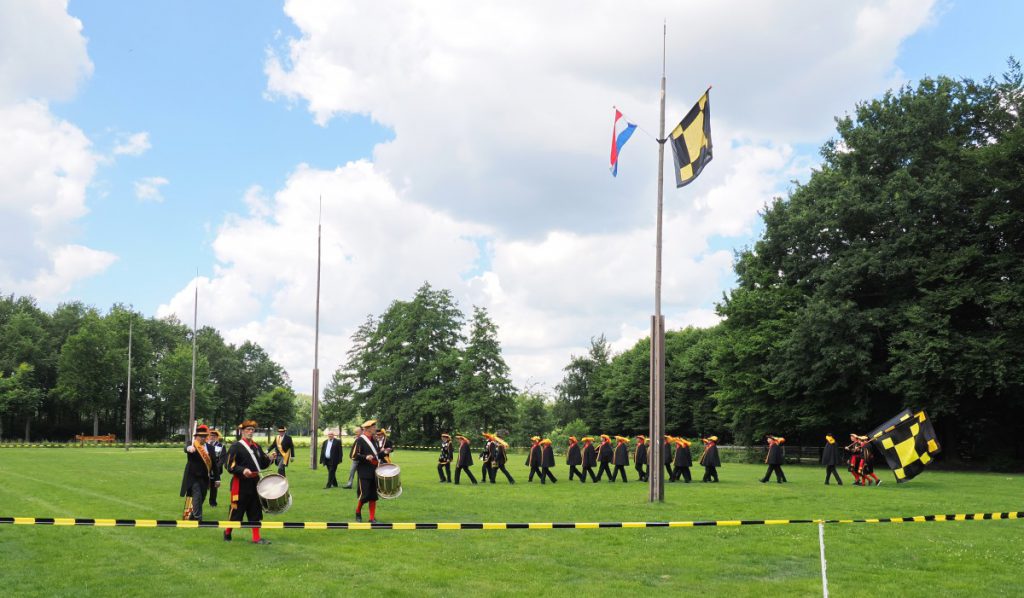 het 'vrijen' (bevrijden) van de schutsboom