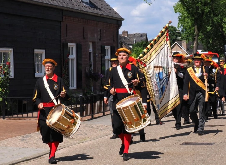 Tamboers Jos en Henk optocht OLV Gilde
